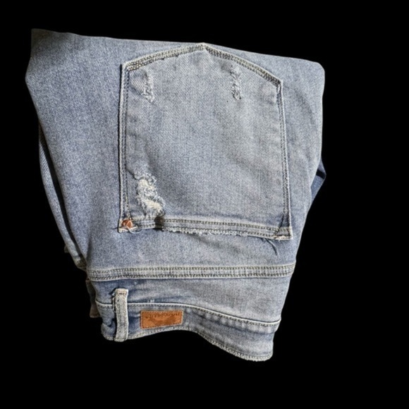 JUDY BLUE Los Angeles 16w high rise straight fit light wash distressed jeans EUC - Picture 7 of 16